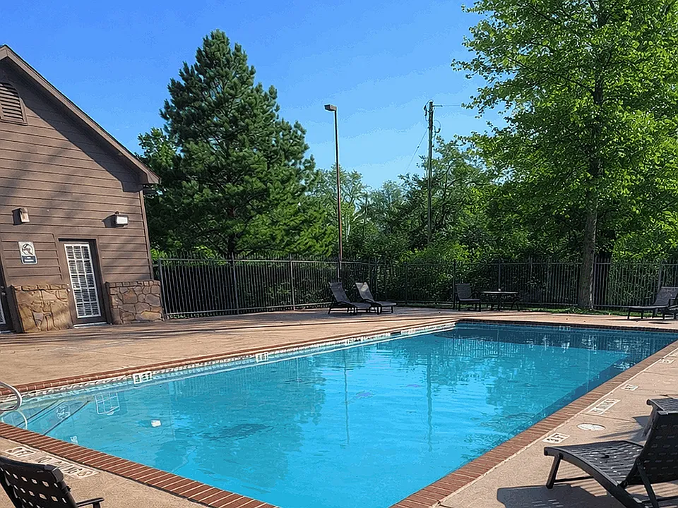 Swimming Pool at Arbor Pines