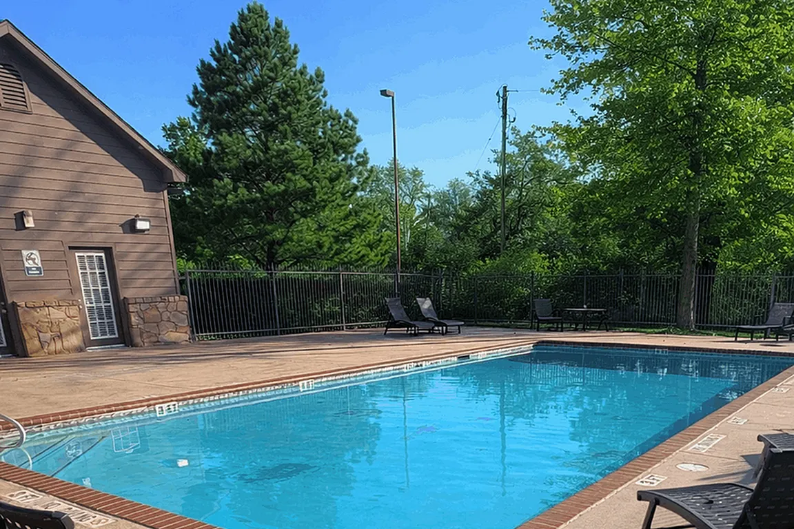 Swimming Pool at Arbor Pines