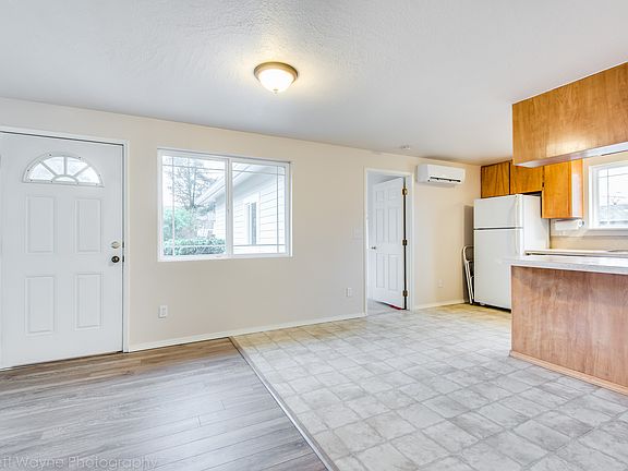 5th image of 3103 49th Ave NE