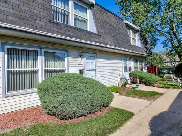 1688 Queensbury Cir, Hoffman Estates, IL 60169