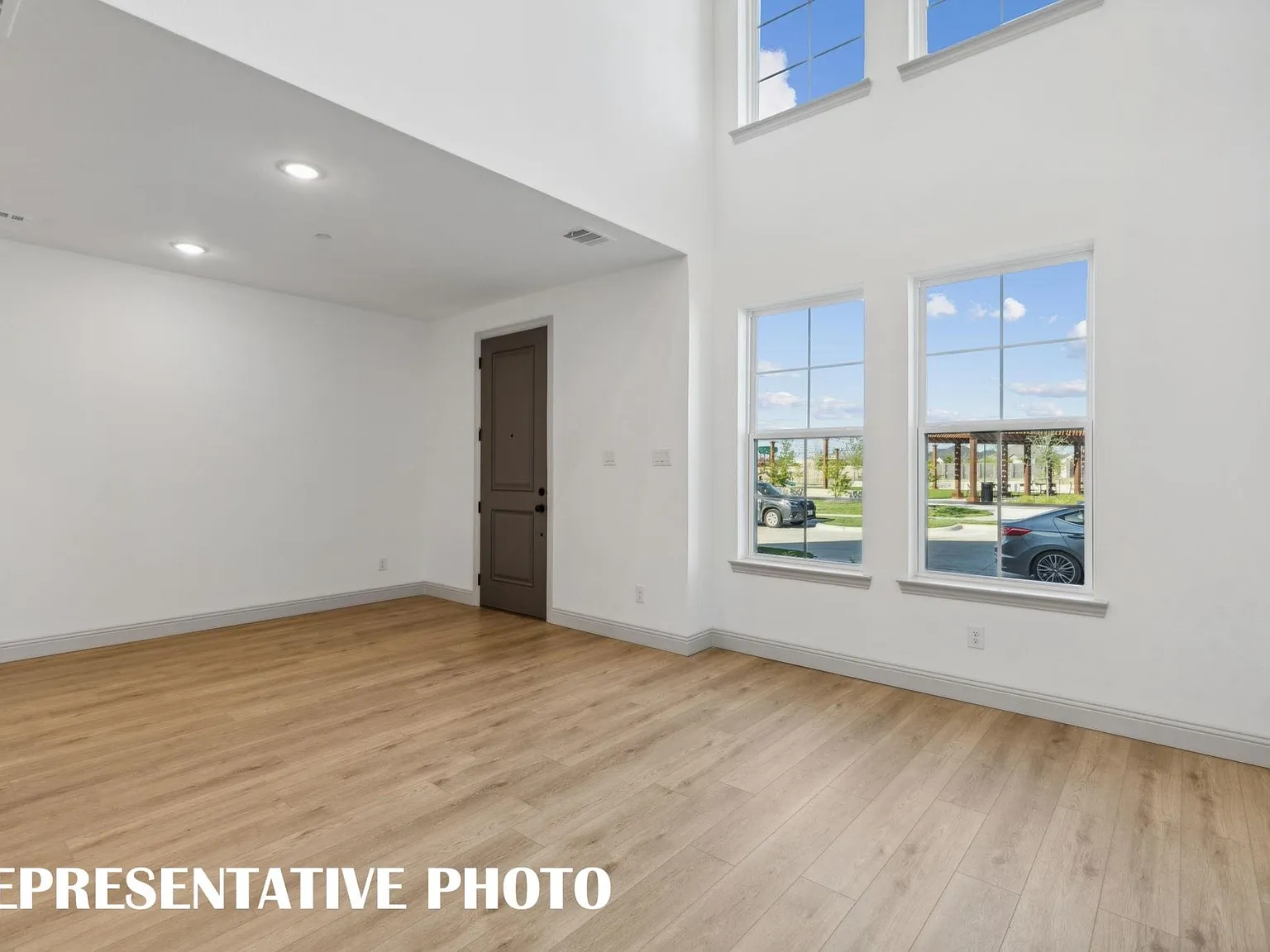 2 bed, 2.5 bath, 1586 sqft, $2,550 — Photo 2