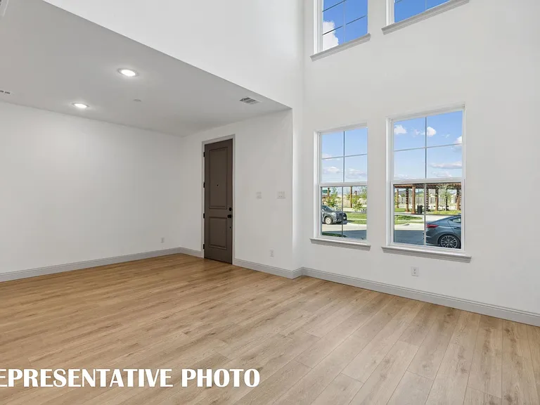 1028 Bristleleaf Way — Photo 2