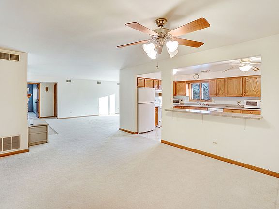 4th image of 11006 S Theresa Cir APT 3B
