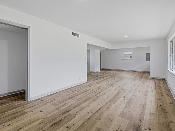 3rd image of 2126 18th St