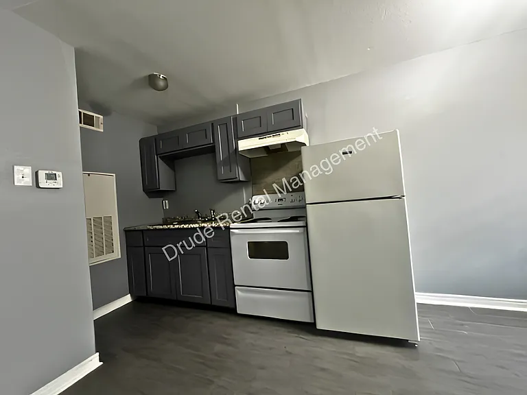 312 N Chestnut St — Photo 7