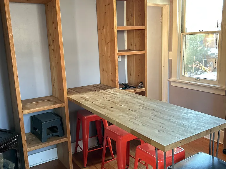 Kitchen built in's. Easily removable.