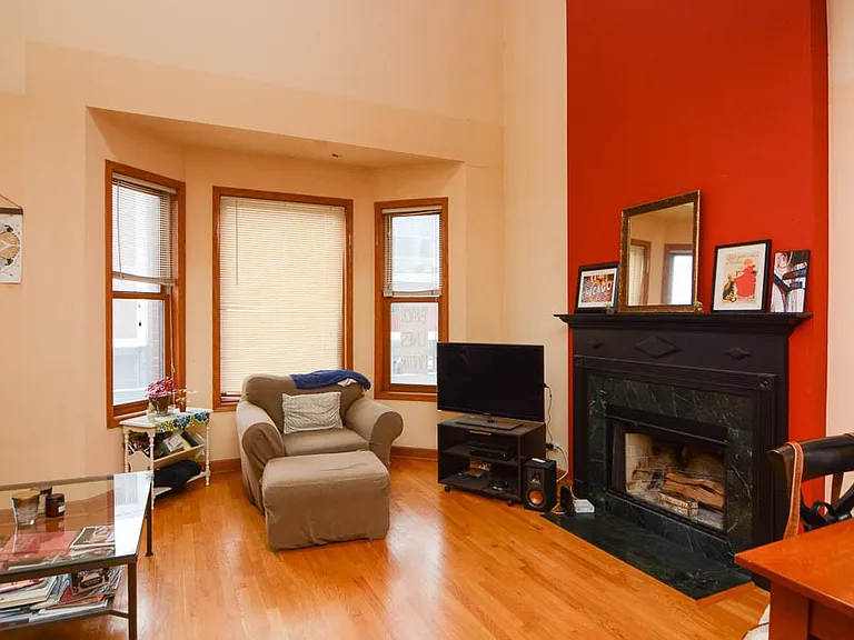 1720 W Augusta Blvd #3 — Photo 6