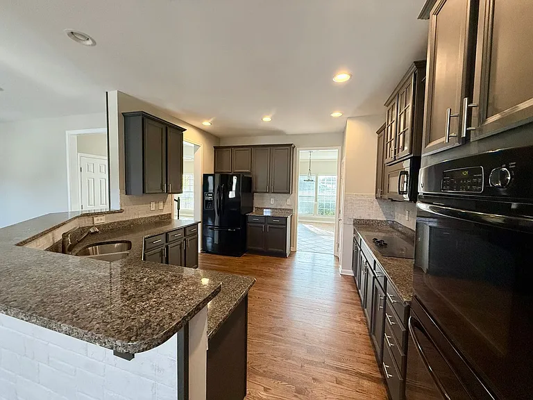4818 Summerside Dr — Photo 6