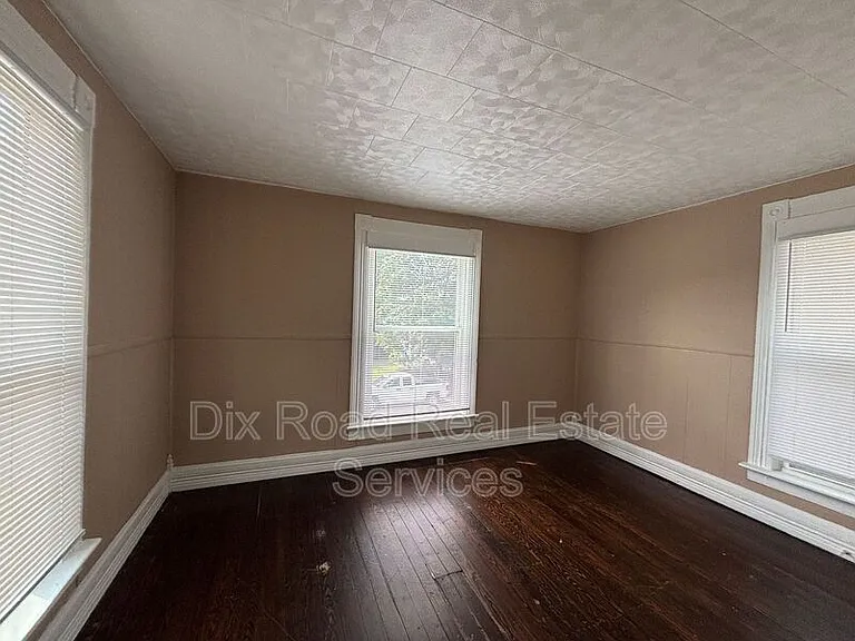 405 Moore St — Photo 20