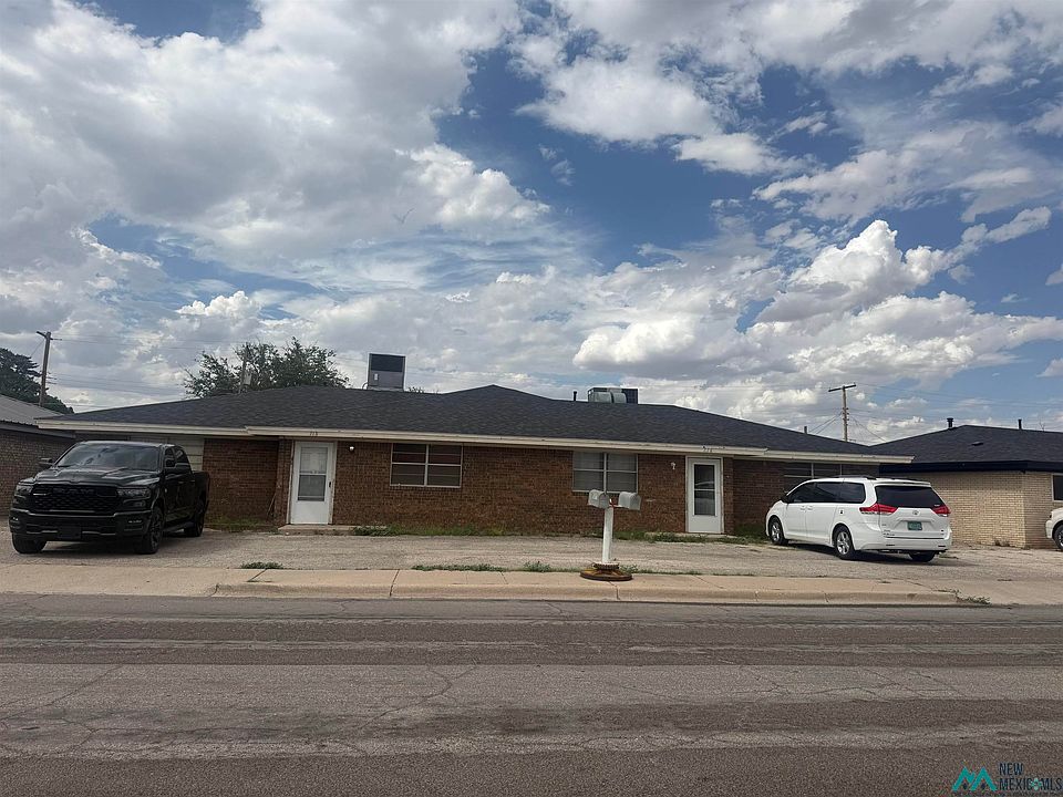 1st image of 716 W Silver Dr
