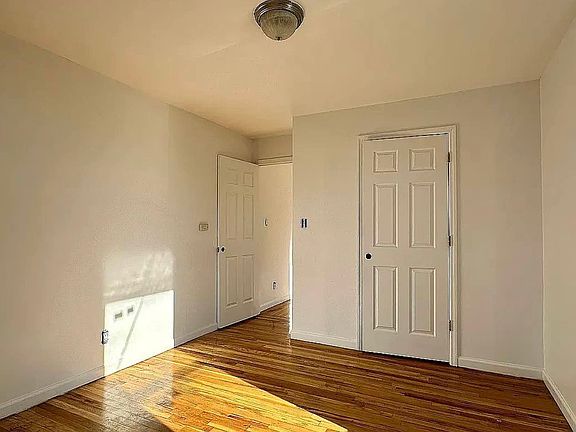5th image of 951 Putman Ave #1A