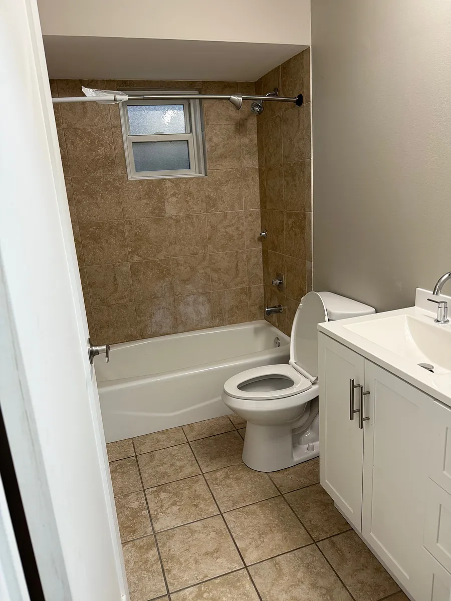 Building Photo - 8325 Woodland Dr