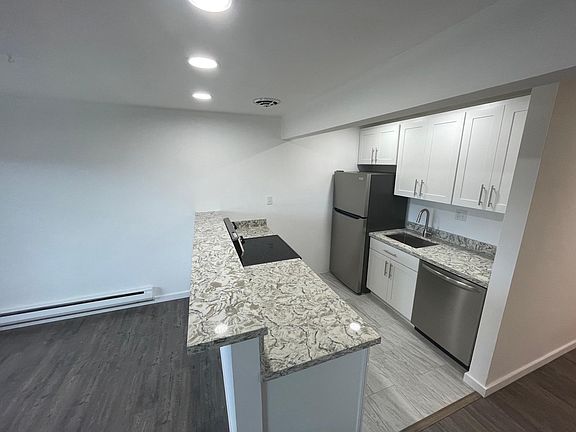 3rd image of 3245 14th Ave W APT 7