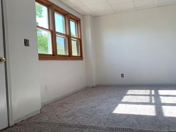 2nd image of 426 Davey St
