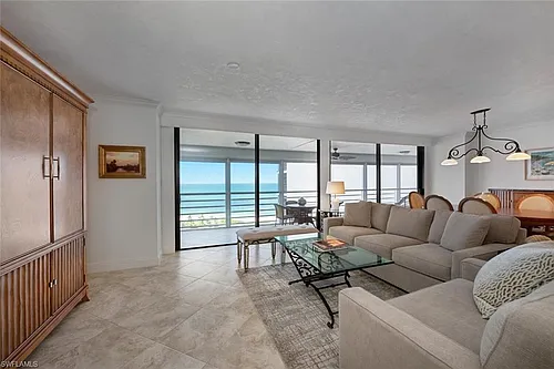 4751 Gulf Shore Blvd N Photo 1