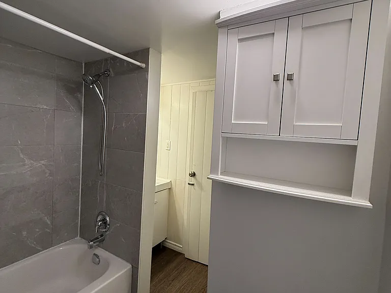 8 Avion Ave #5 — Photo 15
