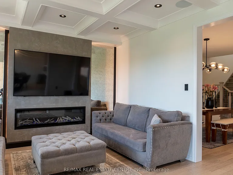 15 Cahill Dr — Photo 6
