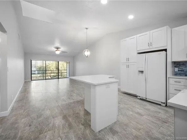 3011 SE Aster Ln APT 810, Stuart, FL 34994