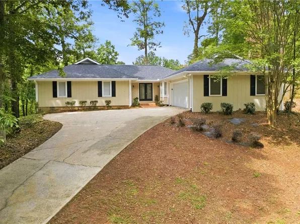 495 Knoll Woods Dr, Roswell, GA 30075