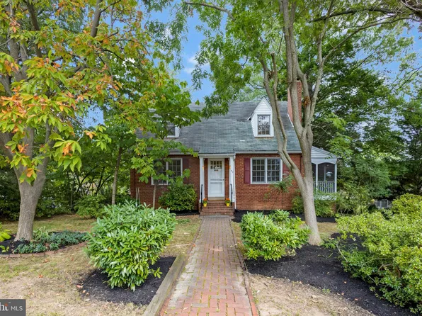 49 N Fenwick St, Arlington, VA 22201