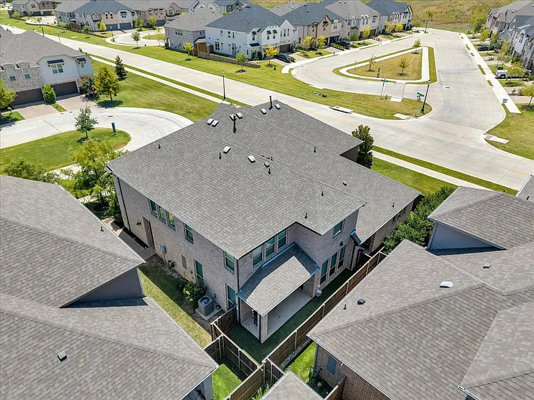 3905 Saint Ives Ln — Photo 30