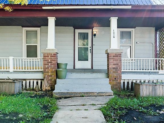 3rd image of 170 N Stringer St