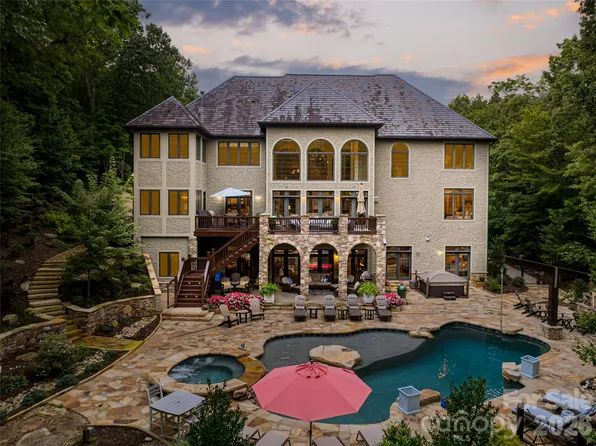 413 Barrington Dr, Asheville, NC 28803