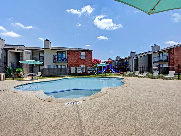 South Meadows Apartments — Photo 5