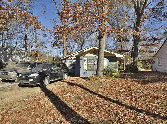4th image of 4905 Greenview Dr