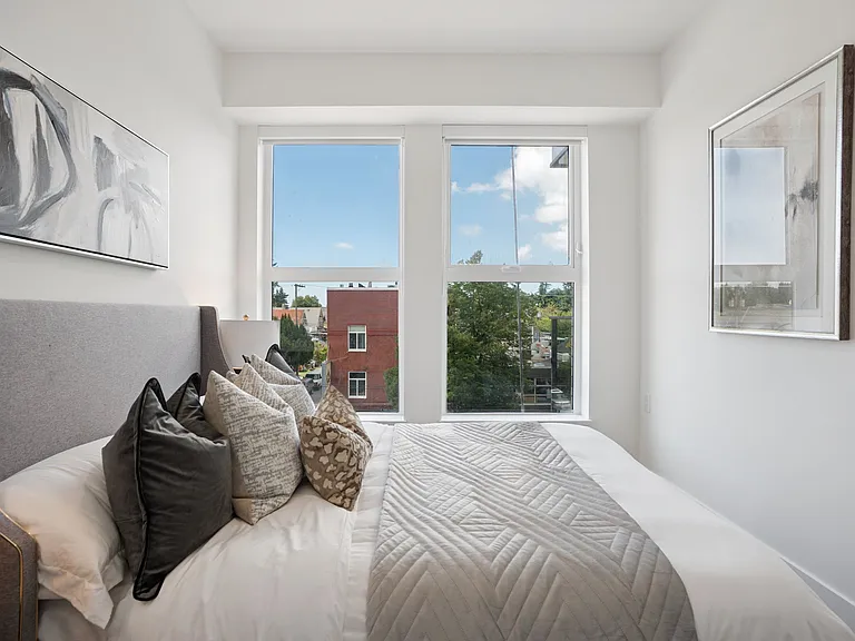 219 E 24th Ave — Photo 13