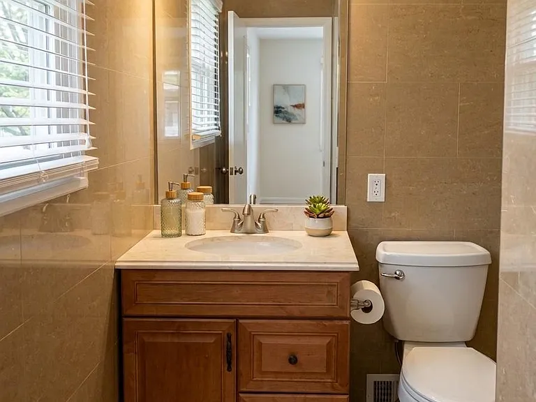 6300 Maiden Ln — Photo 18
