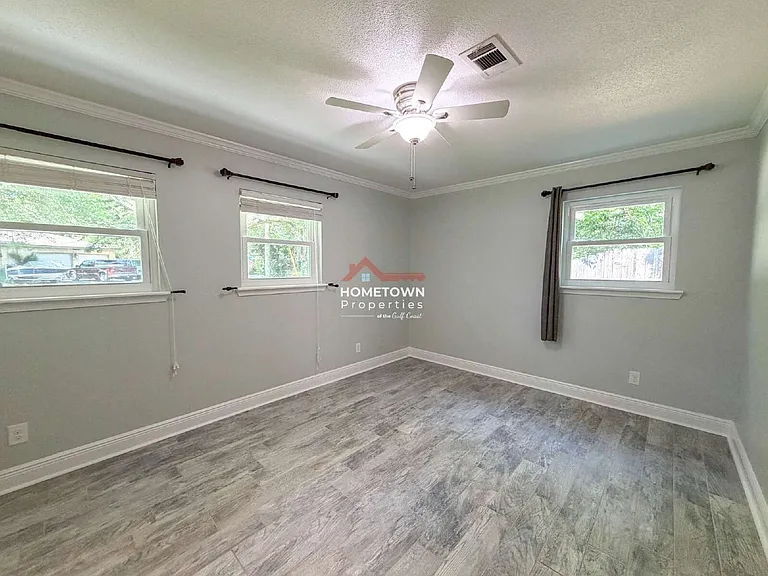 220 Cordoba St — Photo 29