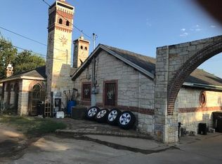 2817 E Berry St, Fort Worth, TX 76105