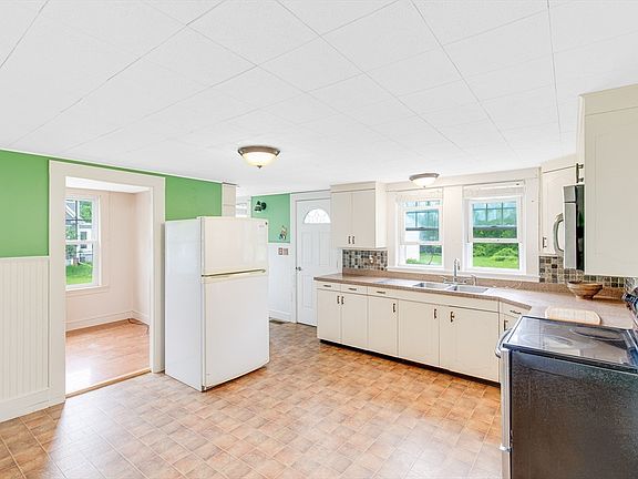 4th image of 19 Ocean Ave