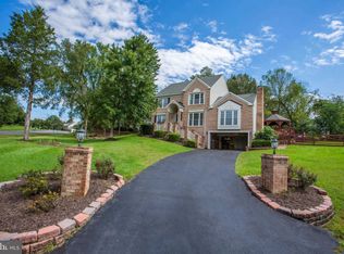 6751 Gray Post Ct, Centreville, VA 20121
