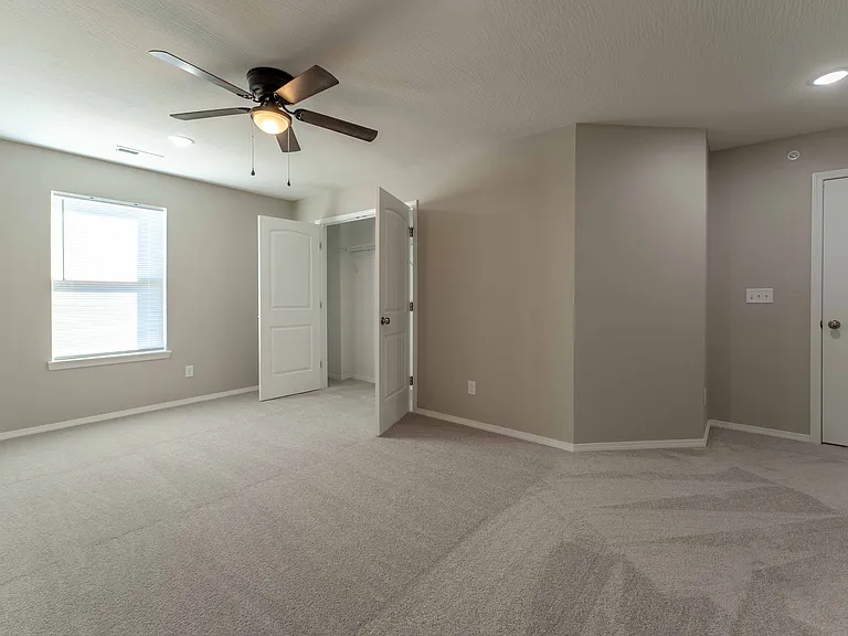 Oakwood Heights Townhomes — Photo 35