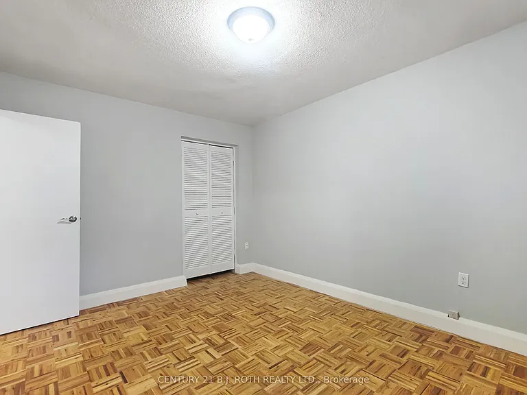 37 Peel St #100 — Photo 7