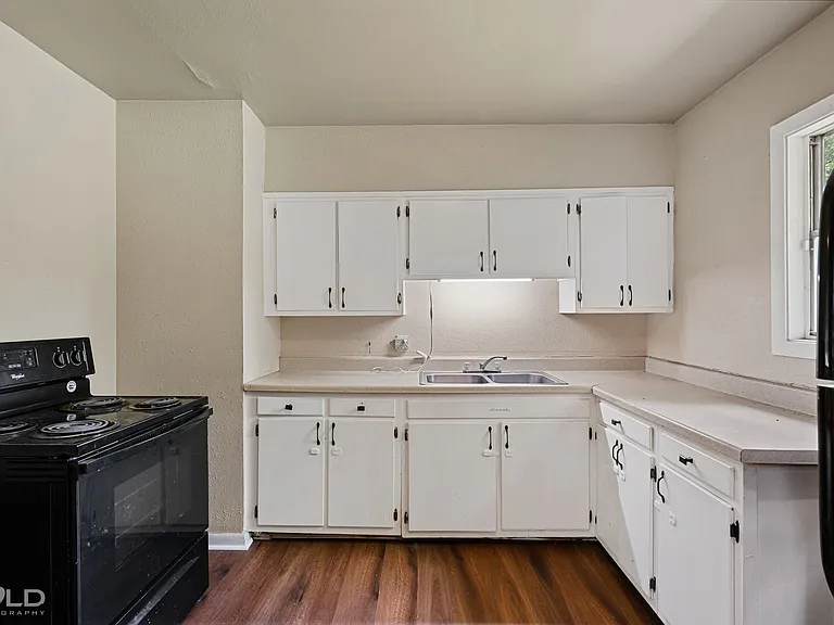 1219 Olwen Dr — Photo 10