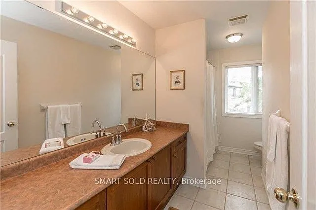 704 Foxcroft Blvd — Photo 11