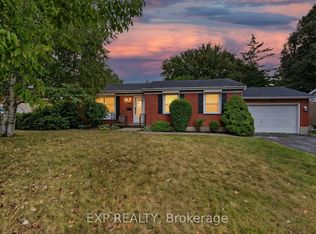 61 Larkspur Cres, London, ON N6H3R1