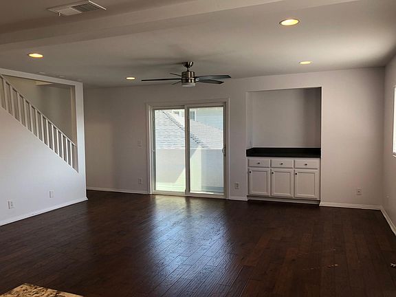 4th image of 505 Manhattan Beach Blvd #12