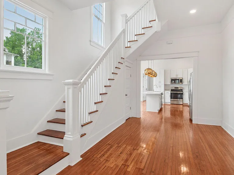 2500 Peniston St #2500 — Photo 8