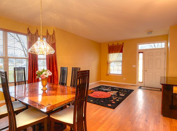 3rd image of 54 N Crescent Ave