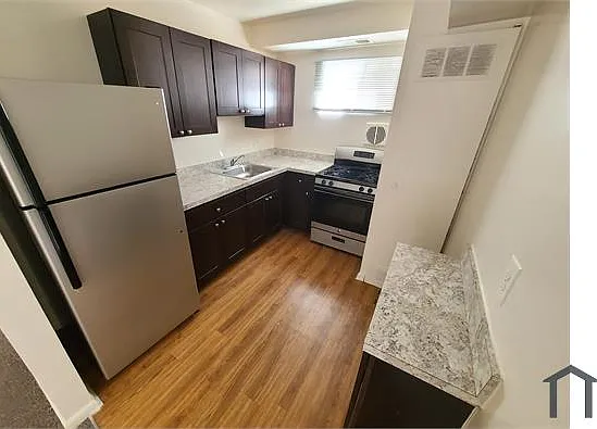 6132 Fairdel Ave #2E