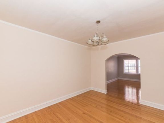 3rd image of 1716 W Albion Ave #D