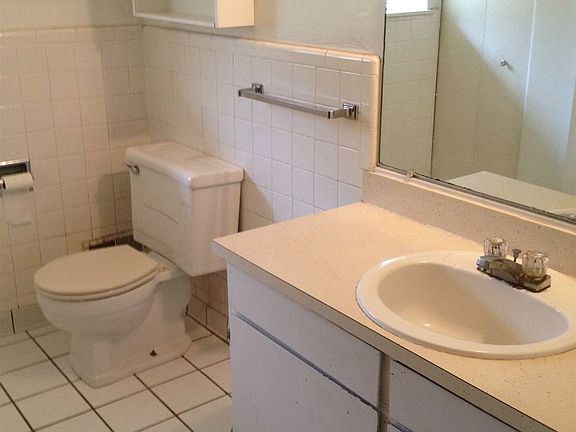 2 - Bathroom v1
