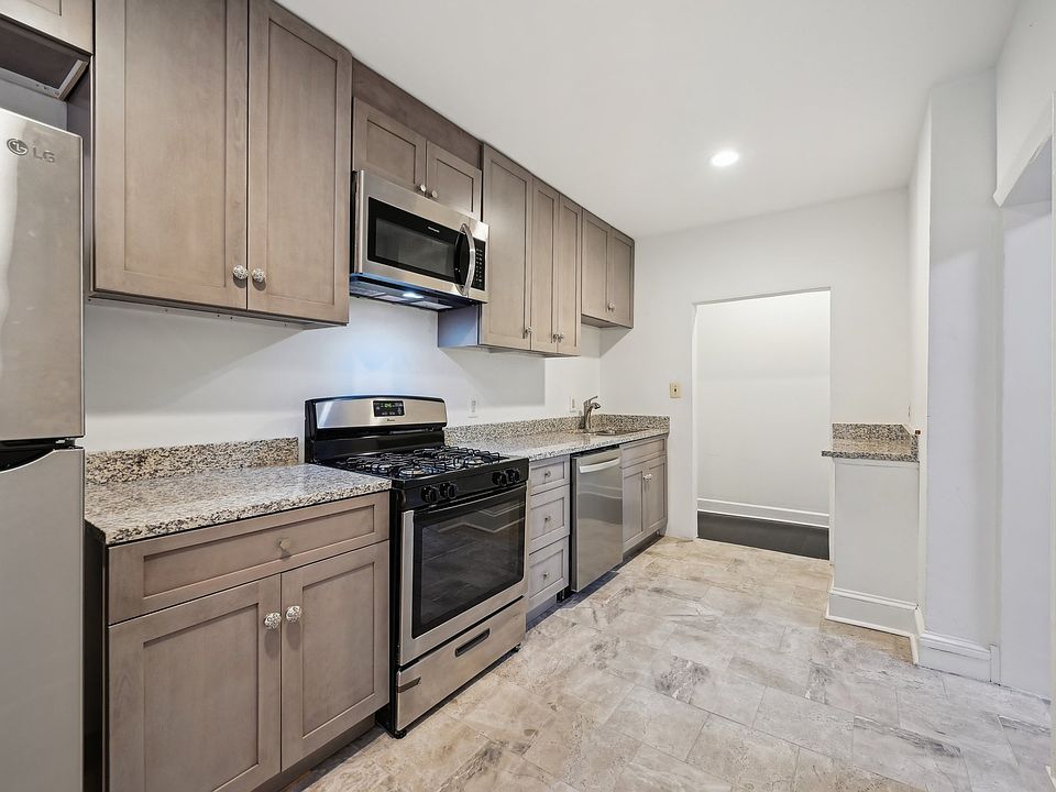 Kitchen area. Dishwasher included.