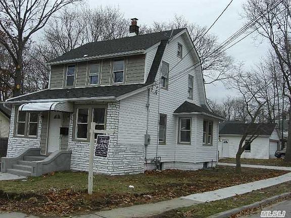 2nd image of 61 William St