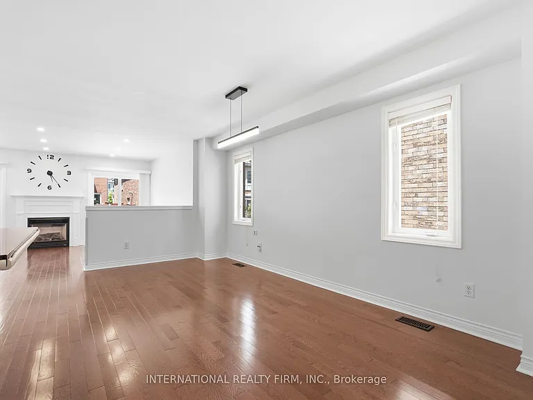 68 Old Orchard Cres — Photo 12