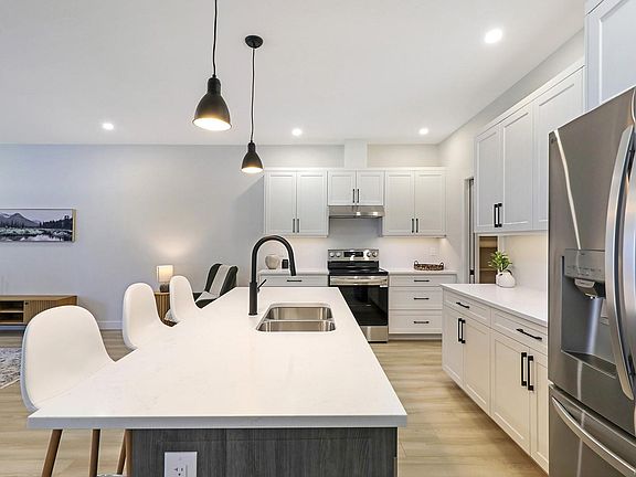 3rd image of 1505 Croation Rd #2